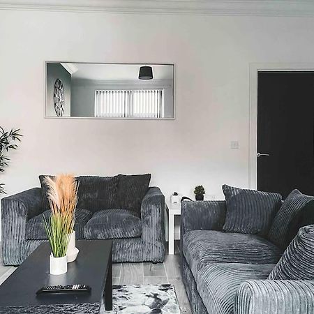 Comfortable Home In Bolton Farnworth Eksteriør billede