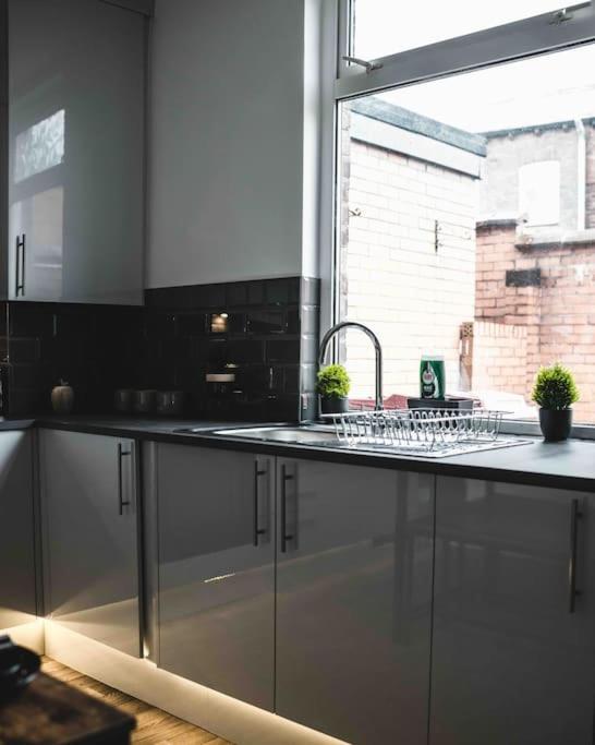 Comfortable Home In Bolton Farnworth Eksteriør billede