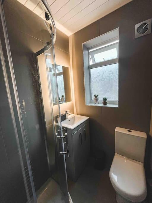 Comfortable Home In Bolton Farnworth Eksteriør billede
