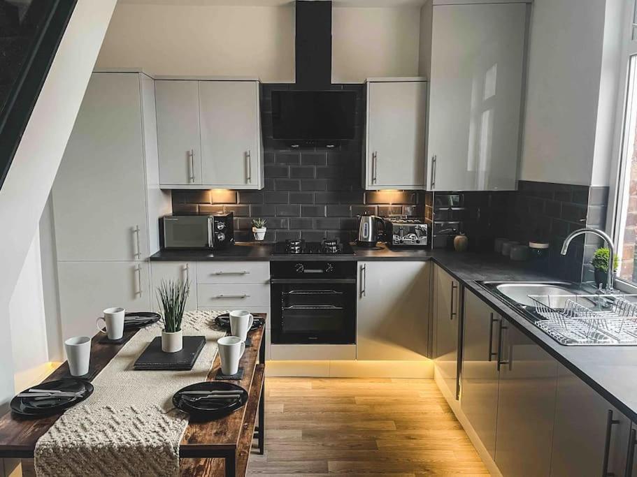 Comfortable Home In Bolton Farnworth Eksteriør billede