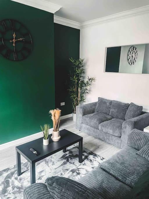 Comfortable Home In Bolton Farnworth Eksteriør billede